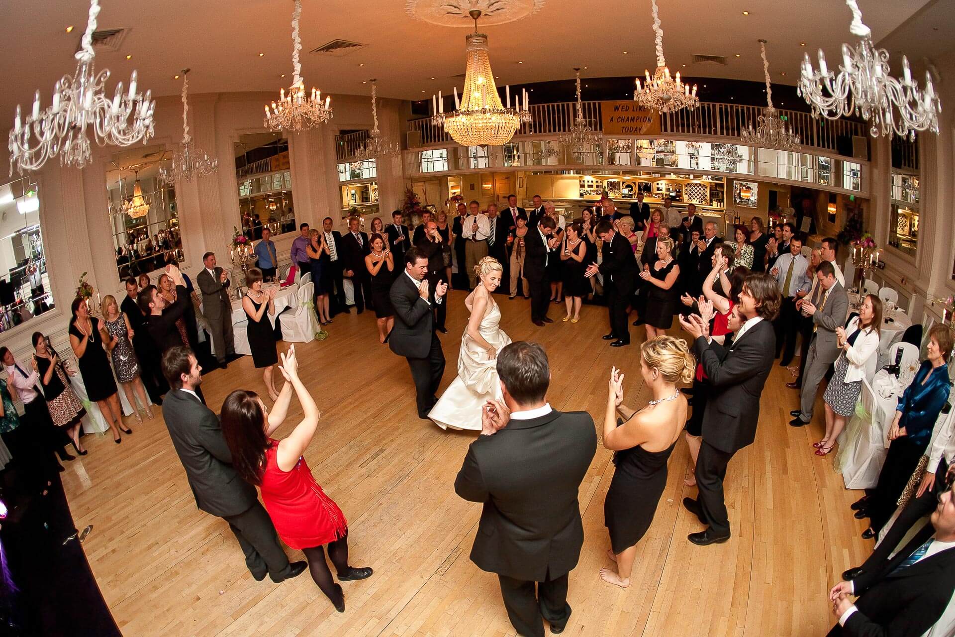 bride and groom 1st dance